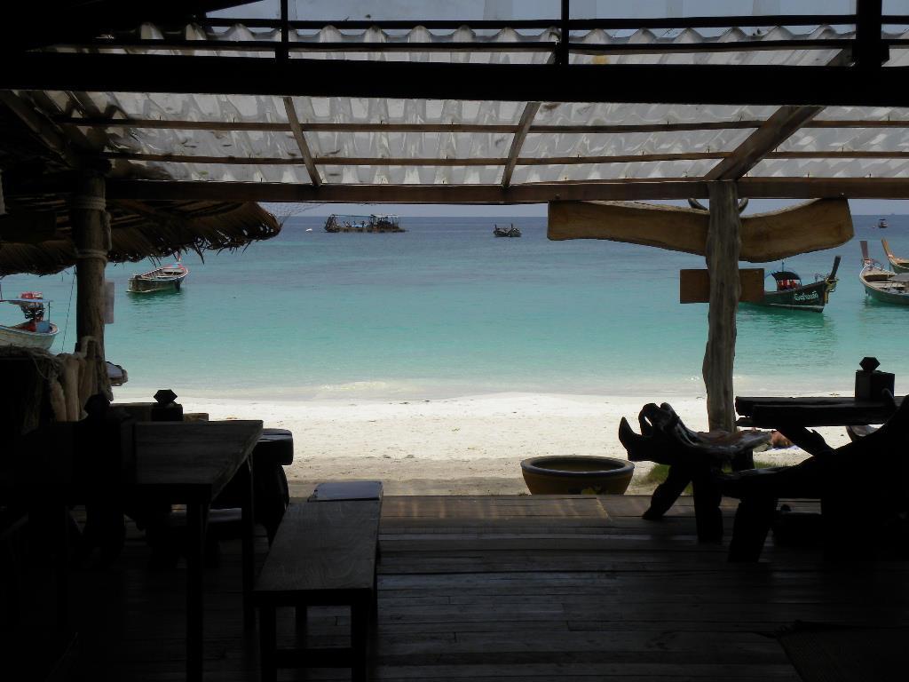 Blue Tribes Garden Beach Resort Koh Lipe Eksteriør billede