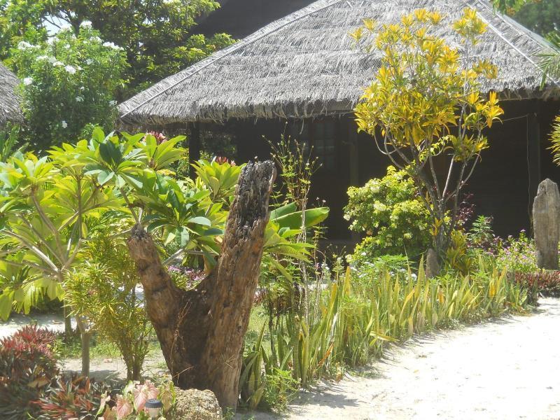Blue Tribes Garden Beach Resort Koh Lipe Eksteriør billede